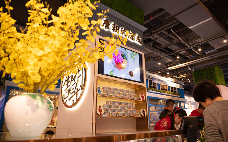 網(wǎng)紅餐廳的餐飲裝修設(shè)計(jì)及裝飾需要注意哪些問(wèn)題？